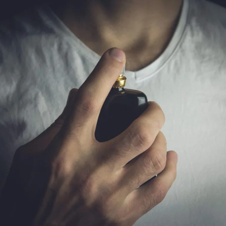 5 best warm, spicy and woody men's perfumes
