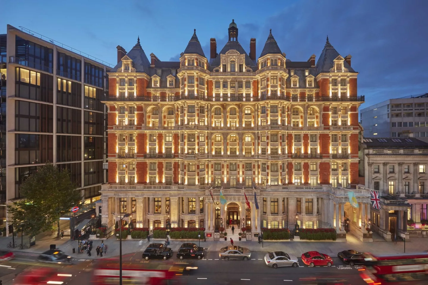 Mandarin oriental Hyde Park London Reopens just in time for the holidays!
